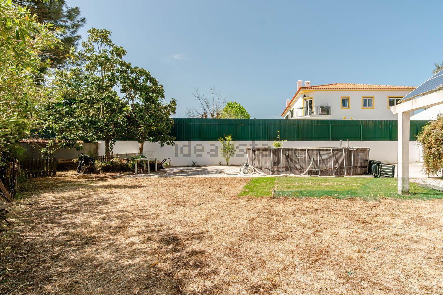 小楼房或独栋别墅出售在Rua das Bolotas s/n - 外立面