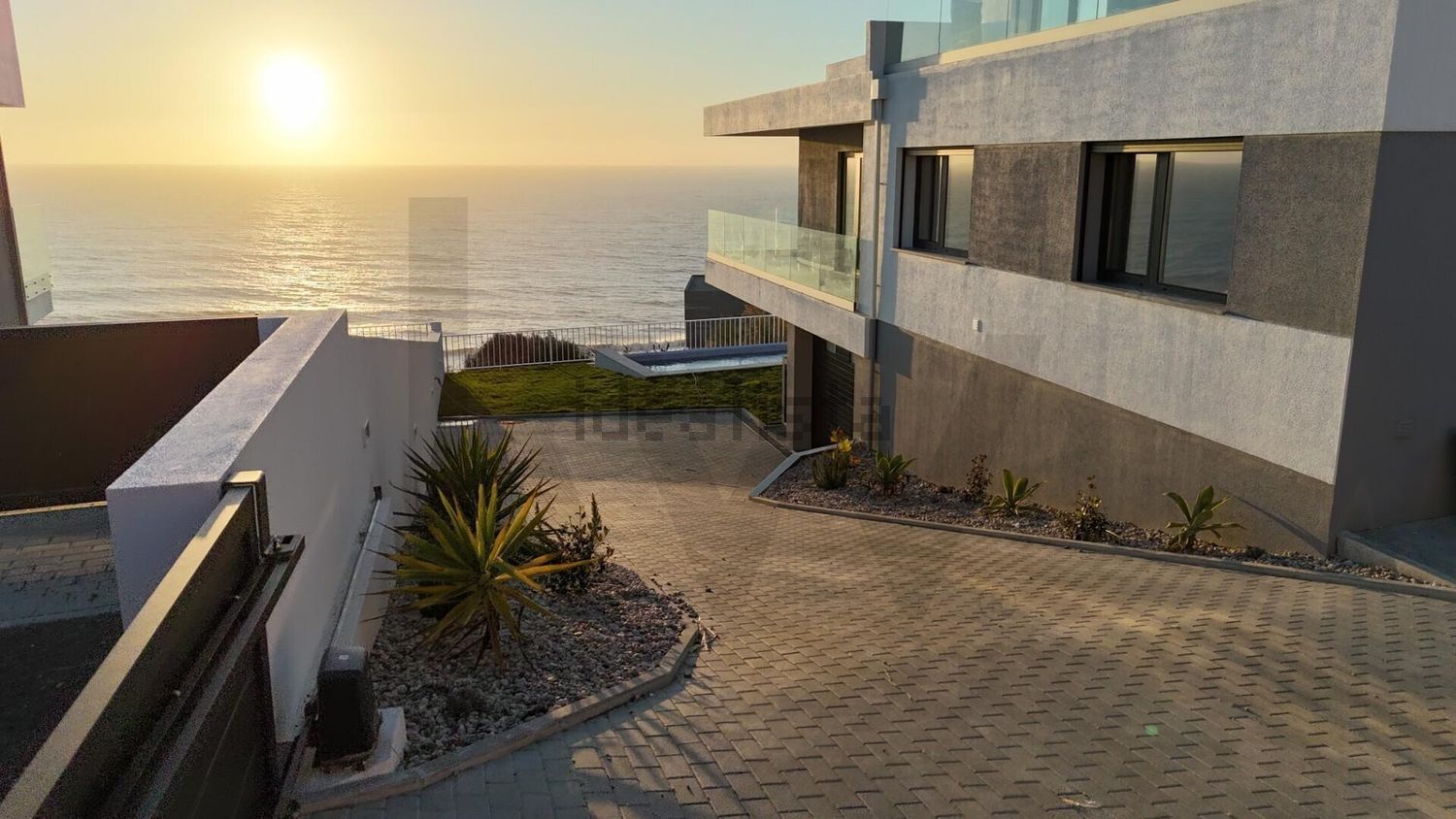 小楼房或独栋别墅出售在Rua das Salemas s/n - 视线