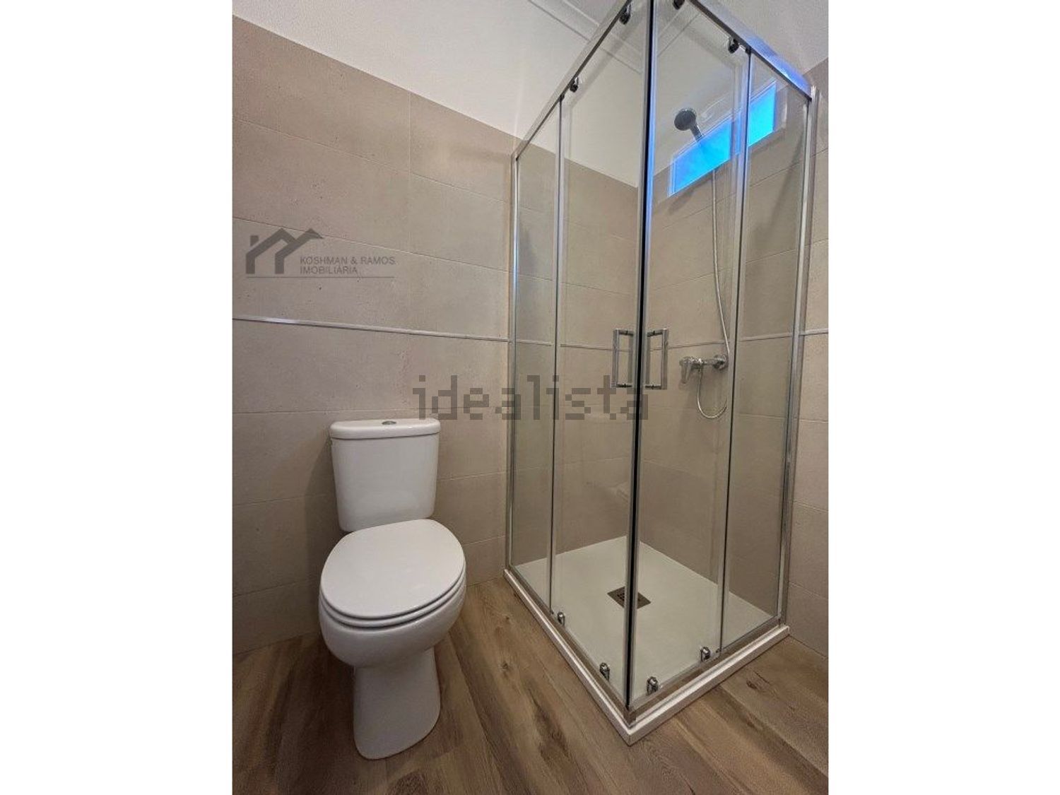 小楼房或独栋别墅出售在Centro - 卫生间