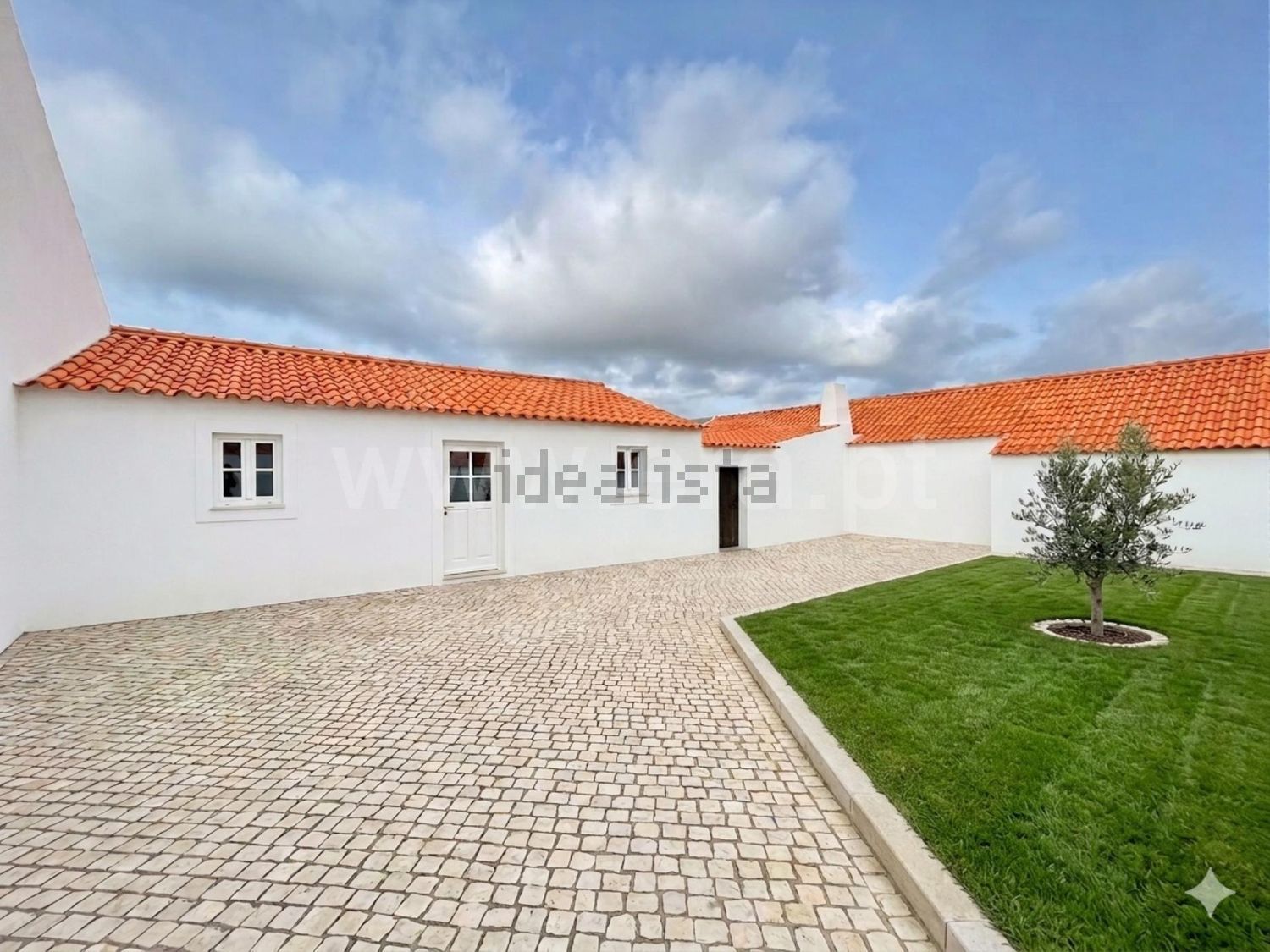 双拼别墅出售在Rua Principal - 外立面