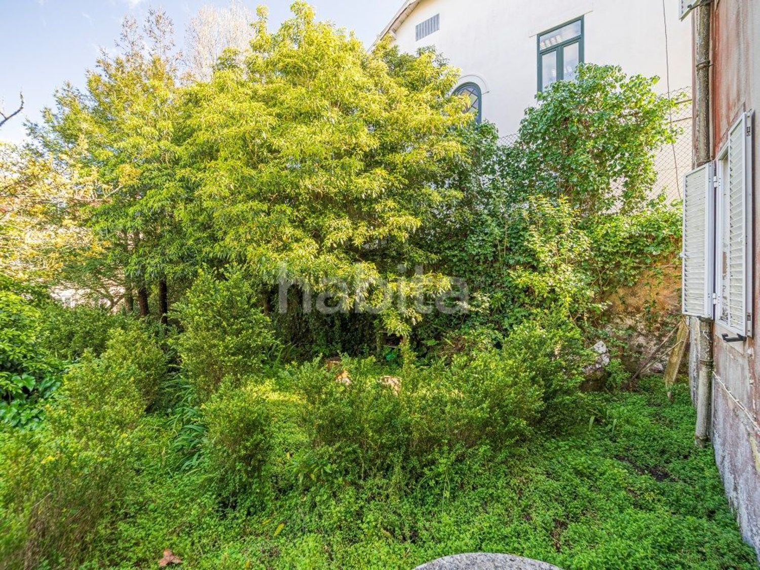 小楼房或独栋别墅出售在Rua Guilherme de Almeida, 9 - 花园