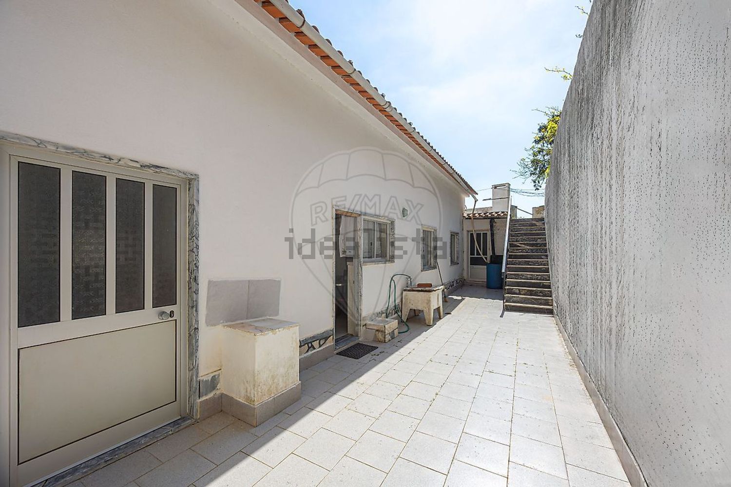 小楼房或独栋别墅出售在Rua das Adegas - 阳台