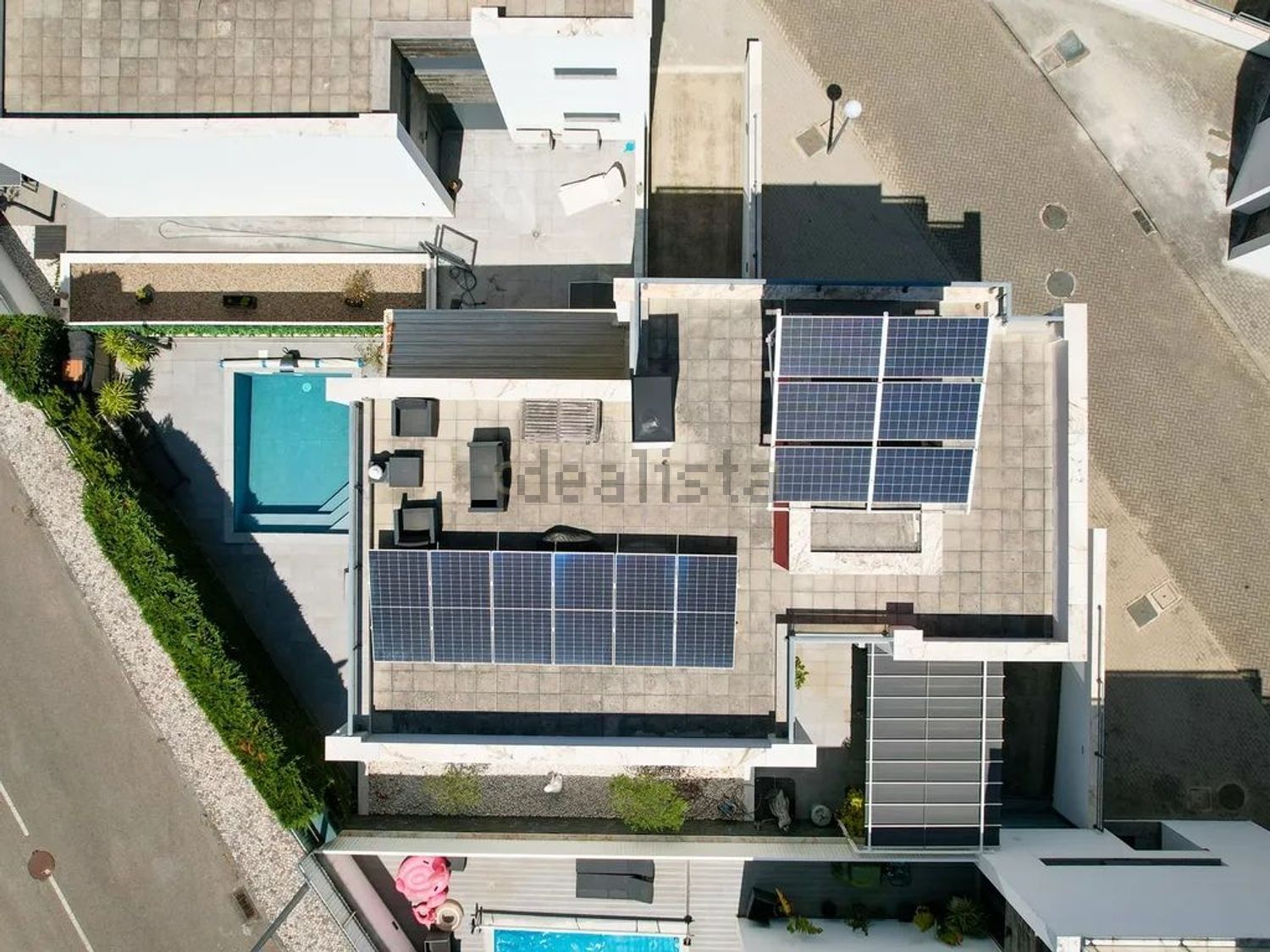 小楼房或独栋别墅出售在Rua dos Calços - 详情