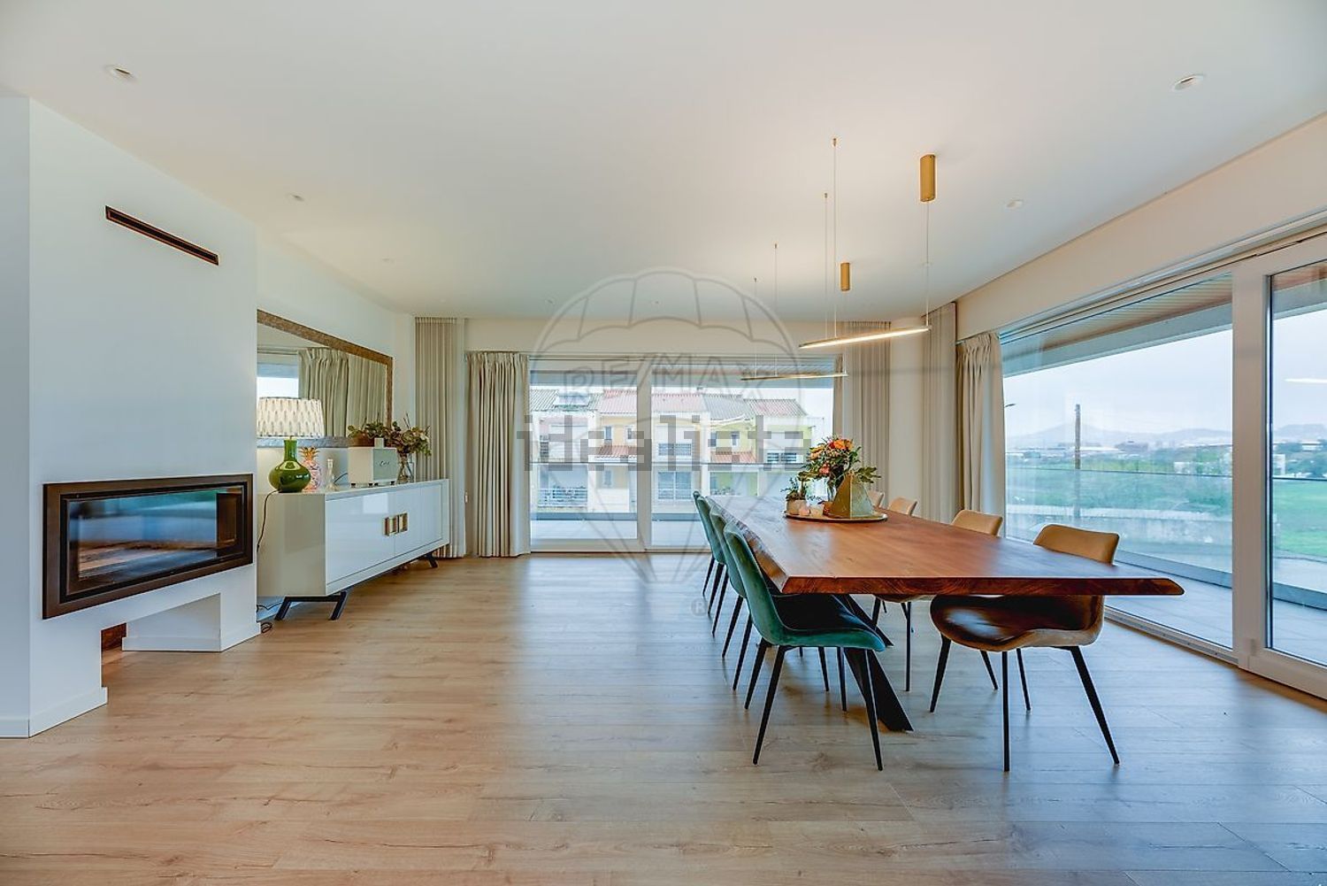 小楼房或独栋别墅出售在Rua Mato Moreira - 客厅