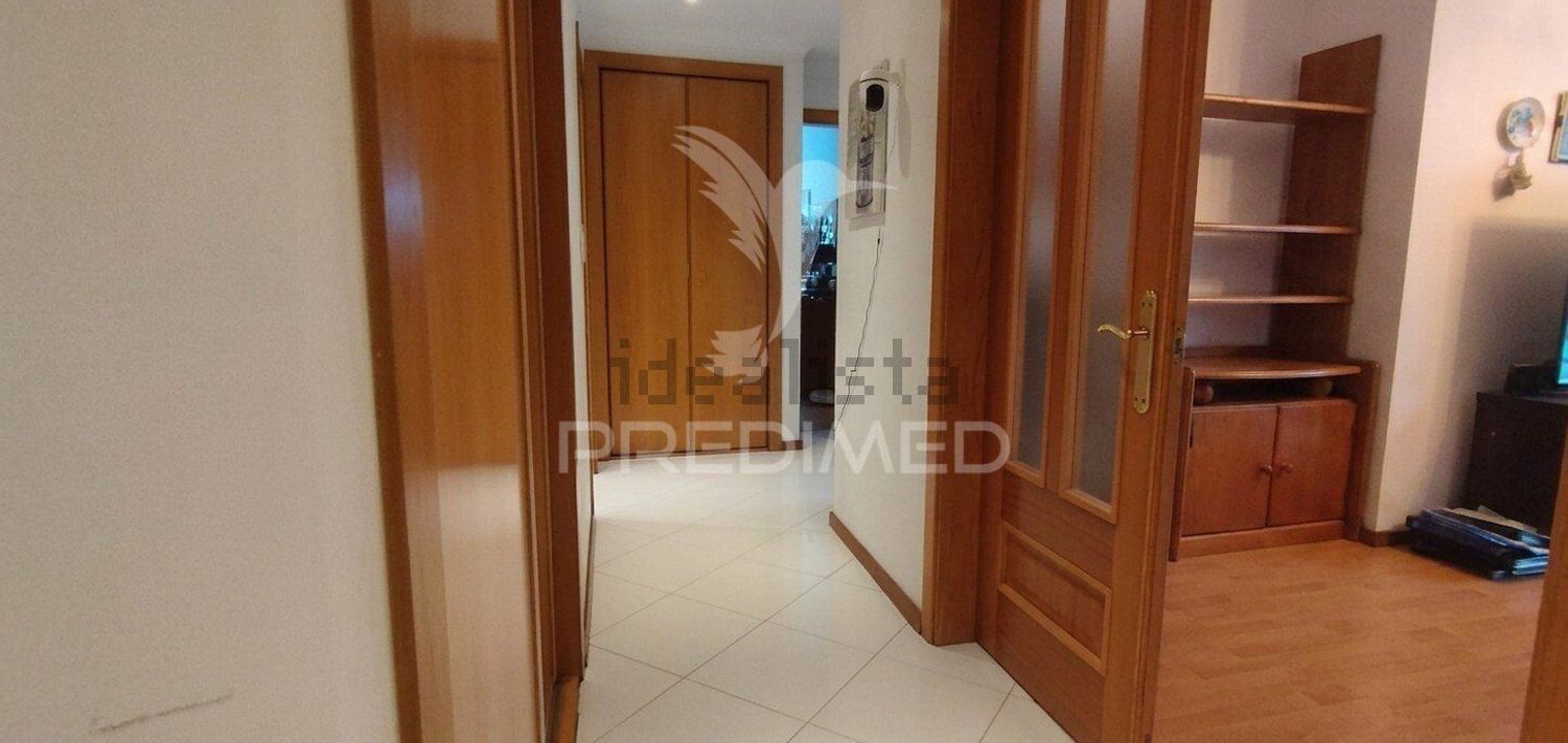 公寓 t2出售在Santo António dos Cavaleiros e Frielas - 过道