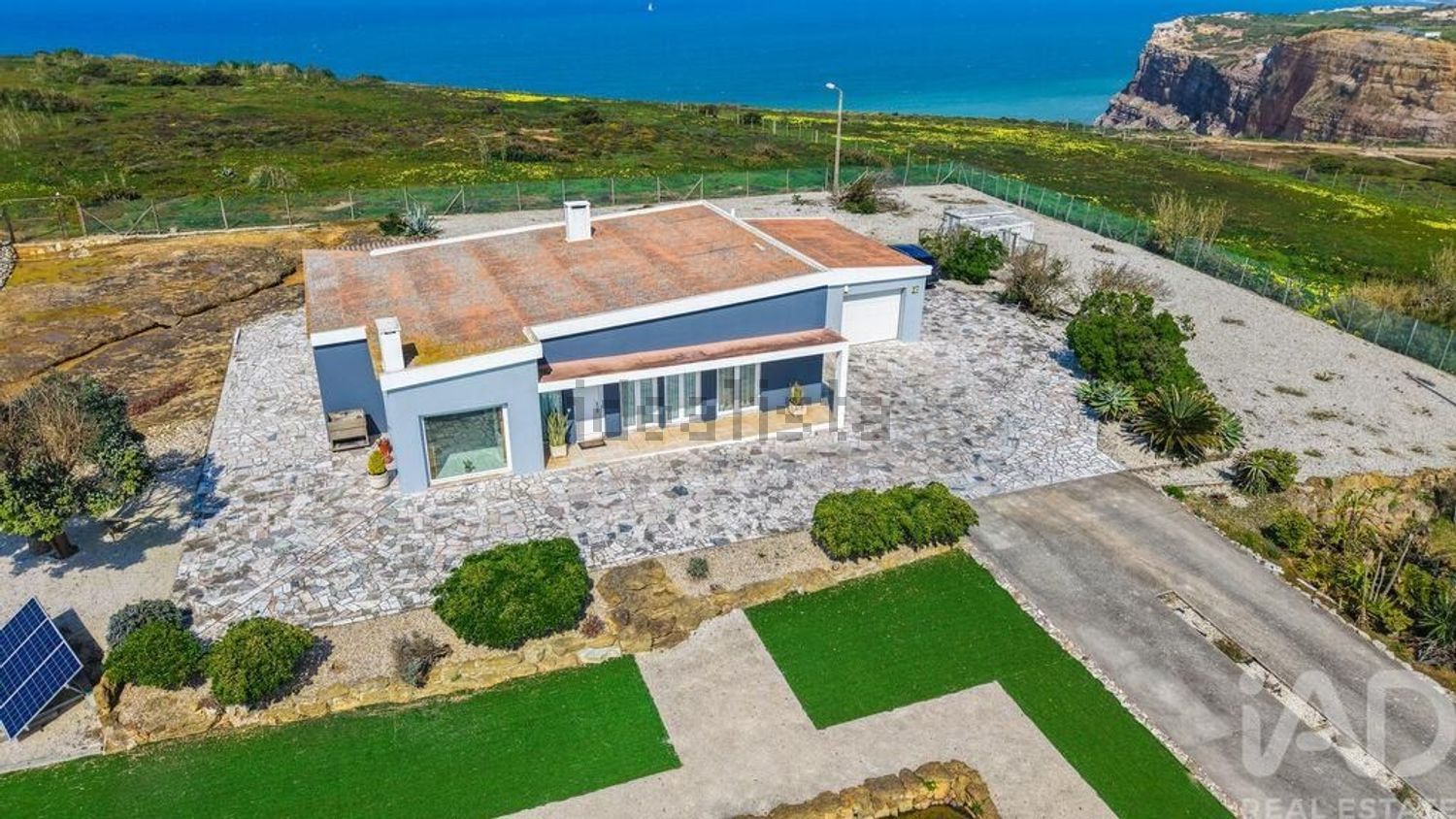 小楼房或独栋别墅出售在Encarnação - 外立面