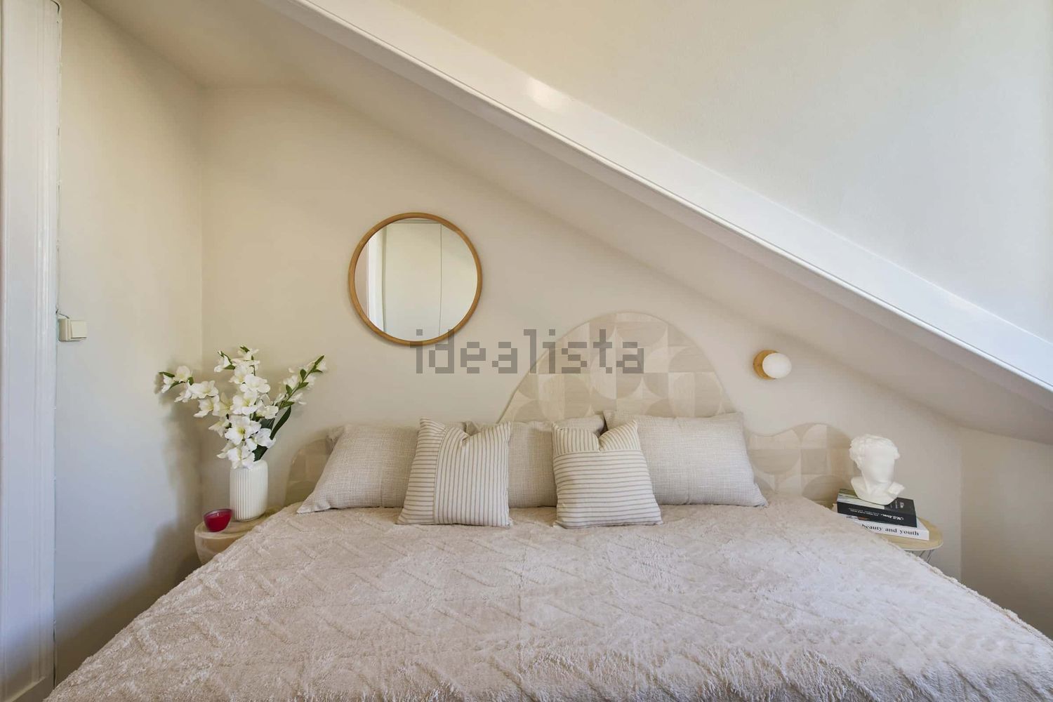 出租房间在Largo Vitorino Damásio, 2 - 卧室