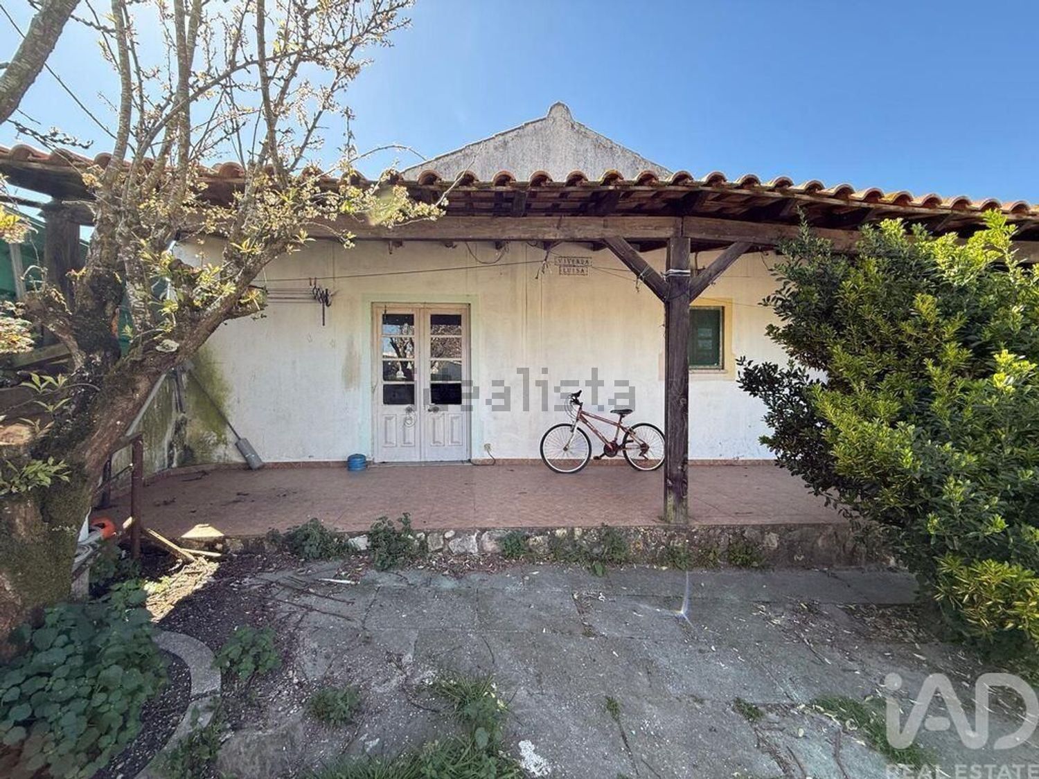 小楼房或别墅出售在São Bartolomeu dos Galegos e Moledo - 外立面