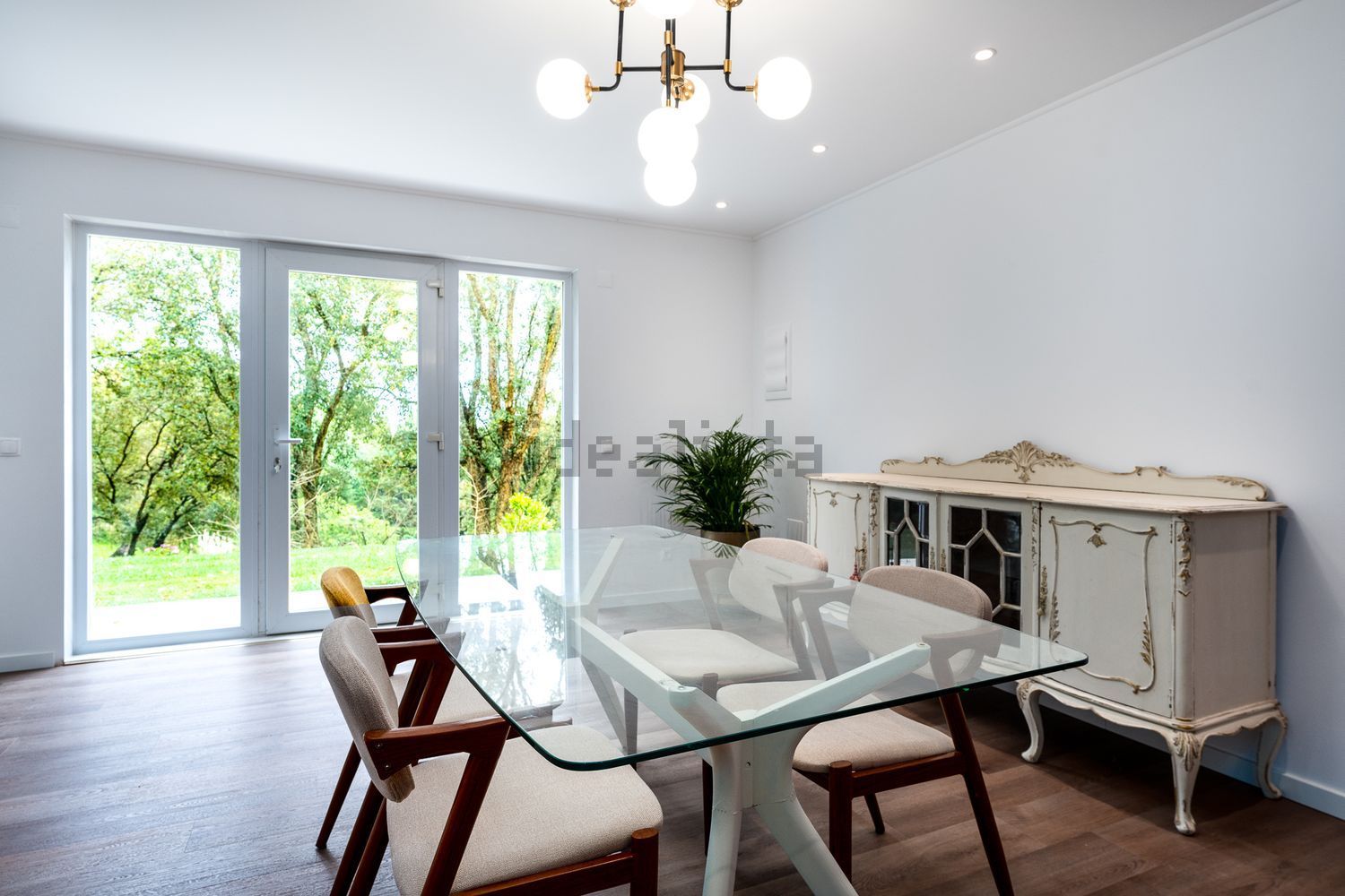 出租小楼房在Estrada da Lagoa Azul - 客厅