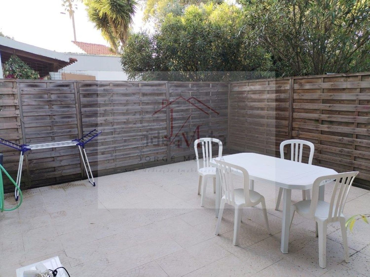 出租t0（单人公寓）在Tires - 阳台