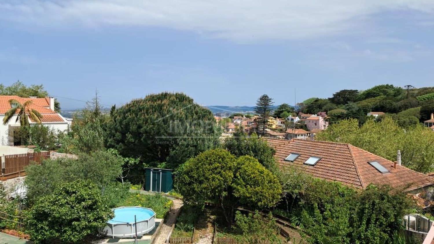 小楼房或独栋别墅出售在Rua Serpa Pinto s/n - 照片