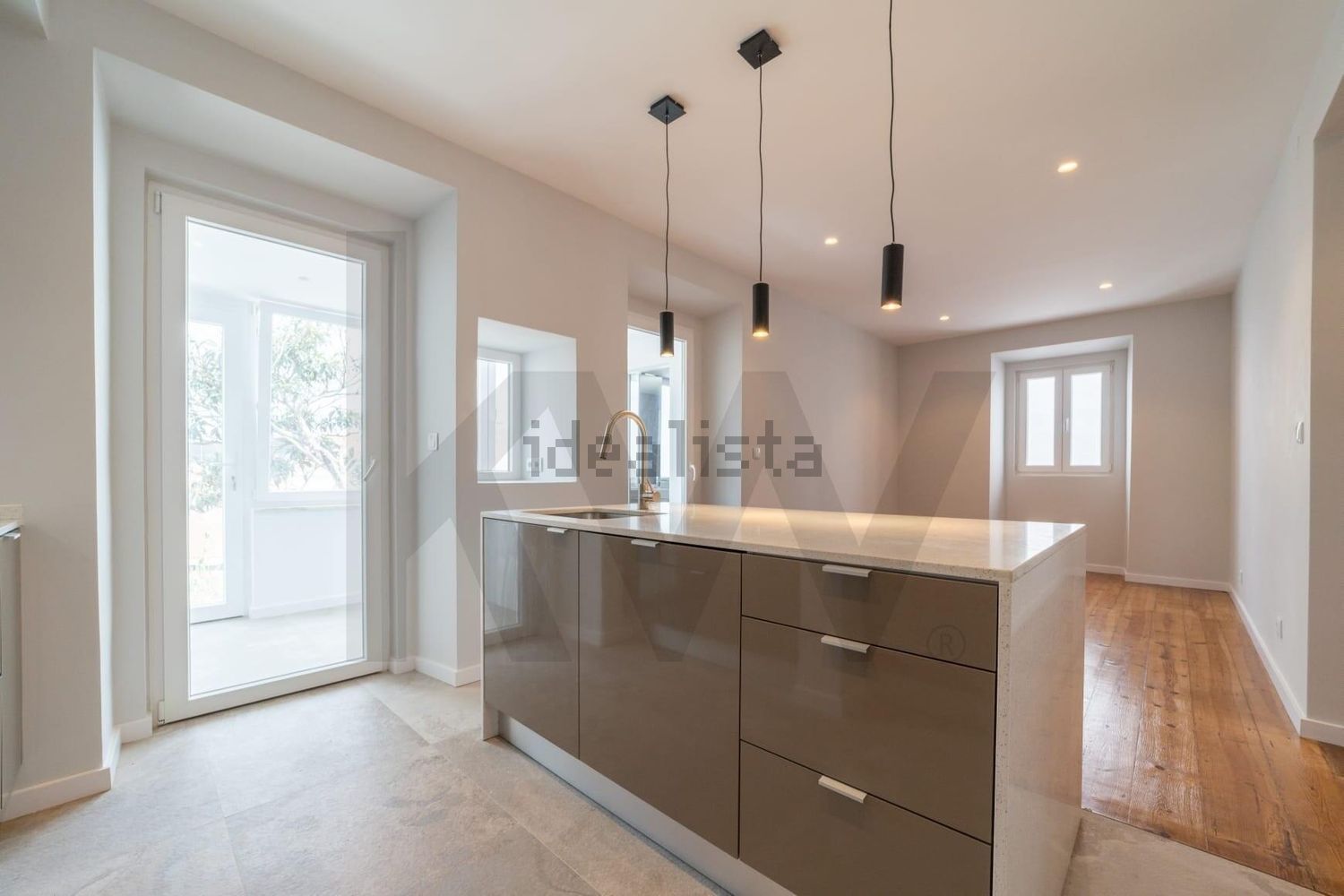 公寓 t3出售在Largo Doutor Mário Madeira s/n - 照片