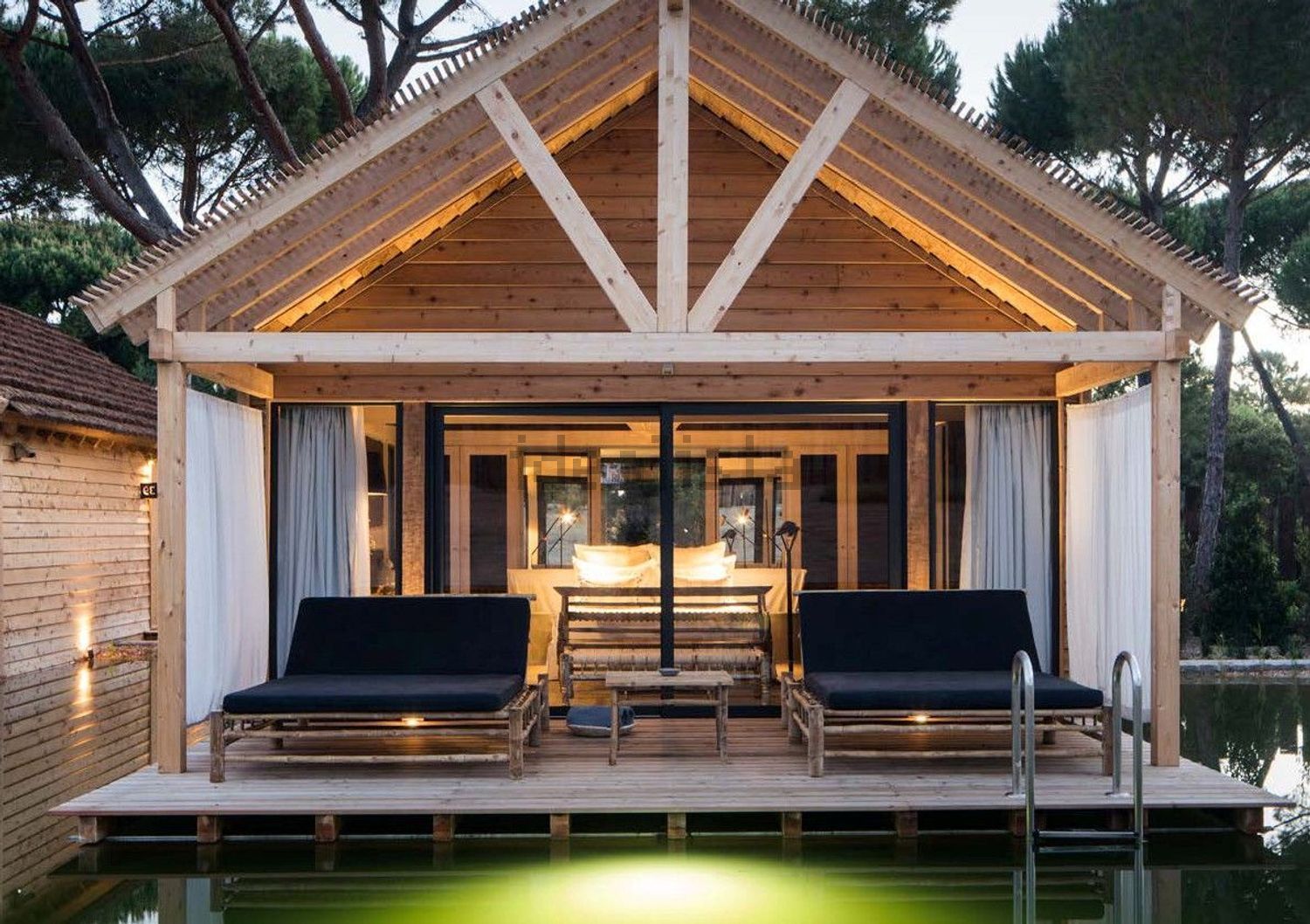 小楼房或独栋别墅出售在Grândola e Santa Margarida da Serra - 外立面