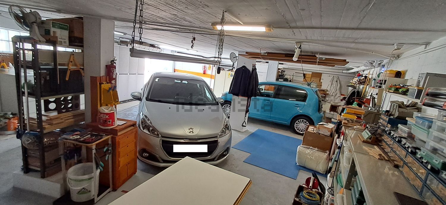 双拼别墅出售在Rua Nossa Senhora do Rosário - 停车位