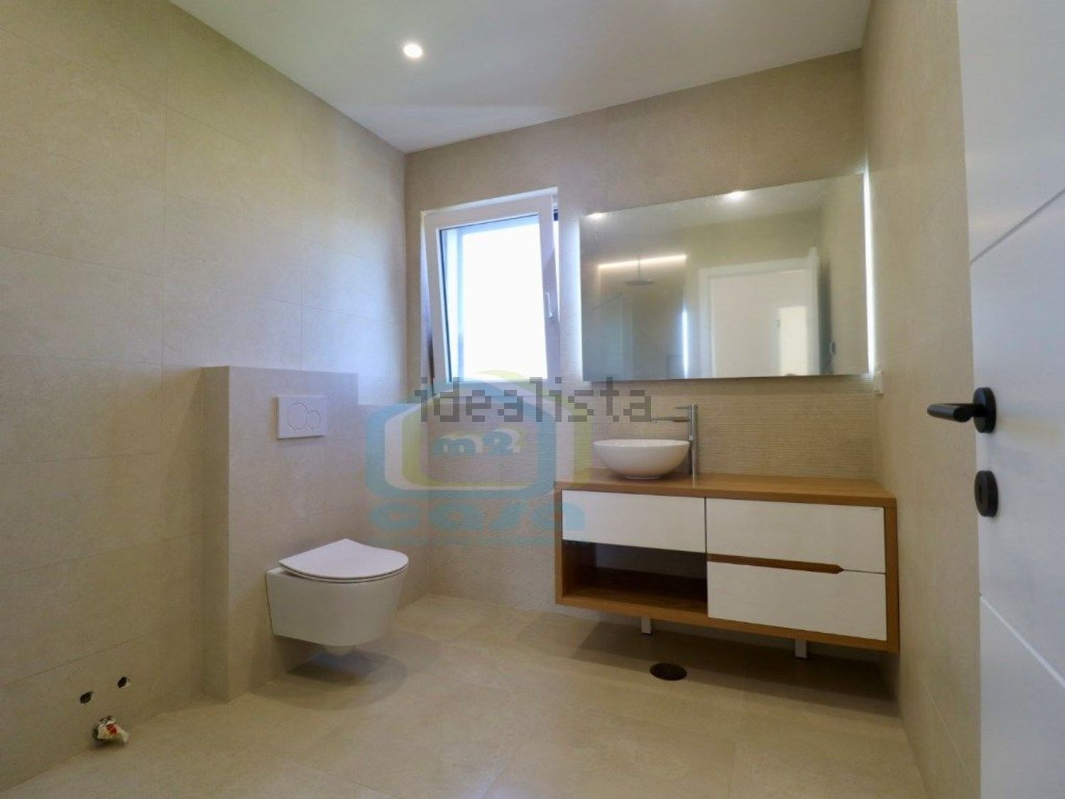 小楼房或独栋别墅出售在Rua das Flores - 卫生间