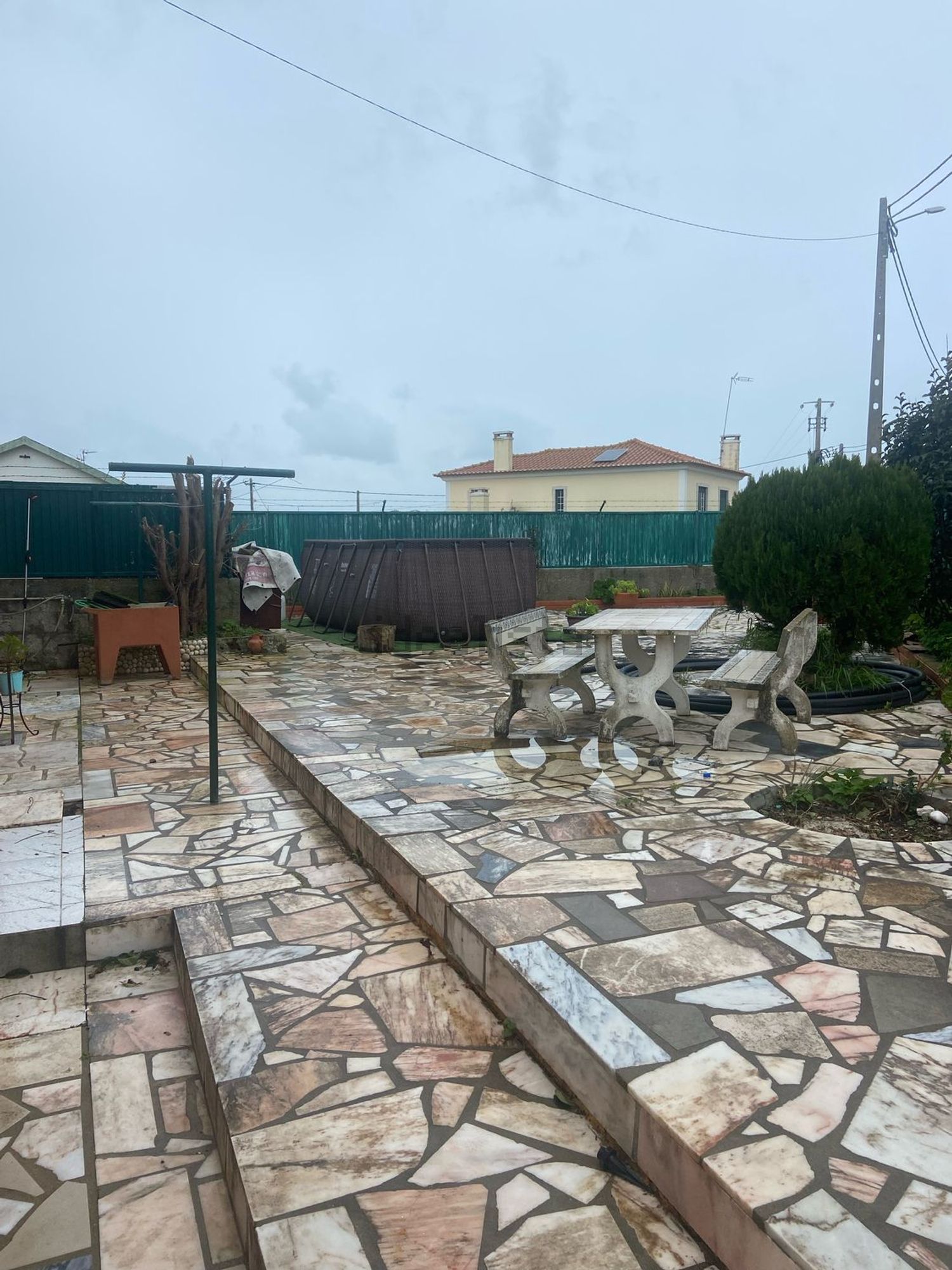 出租小楼房或独栋别墅在Rua Principal, 13 - 院子