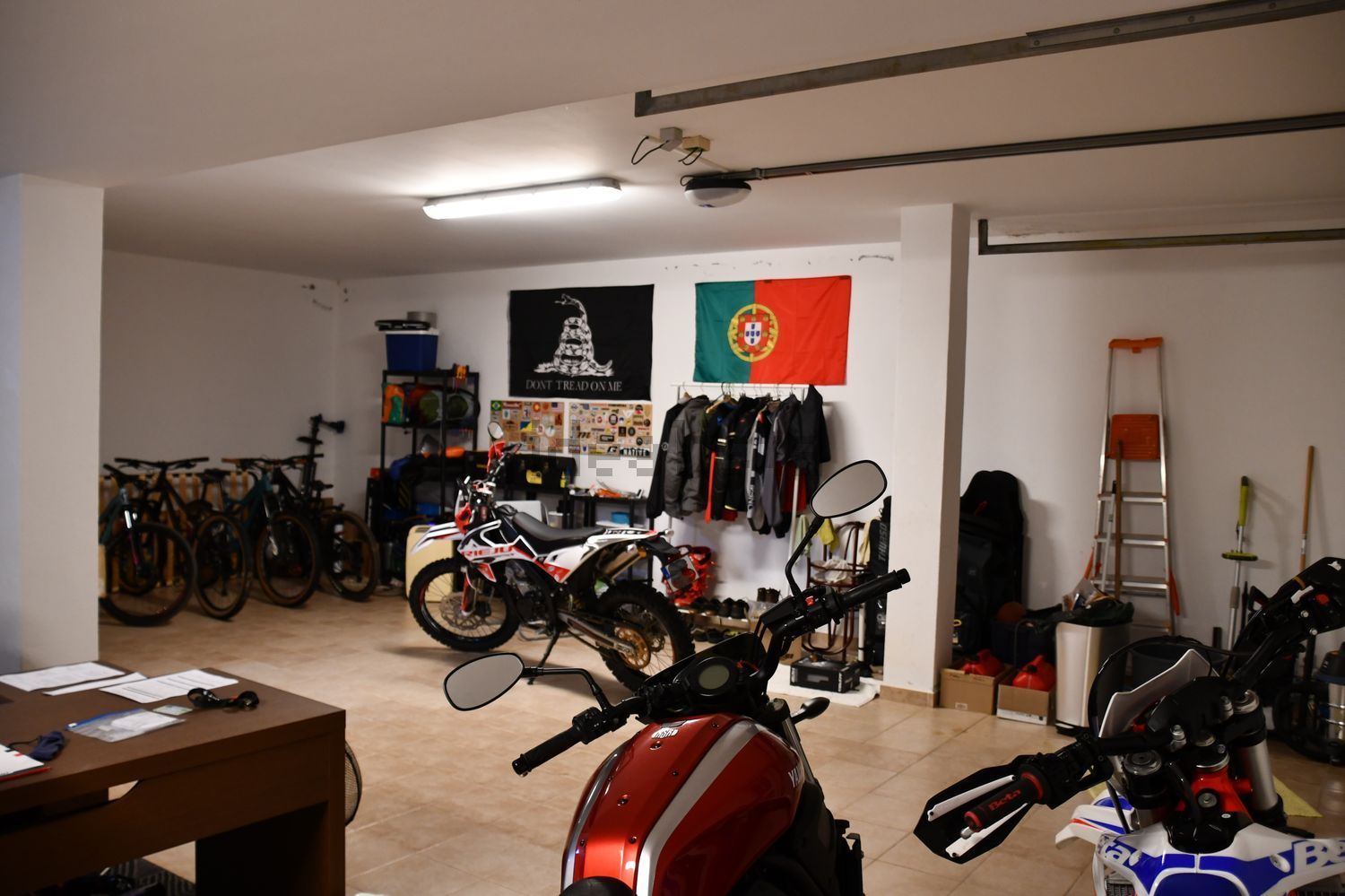 出租小楼房或独栋别墅在Rua António Augusto Pereira de Almeida, 29 - 共同区域