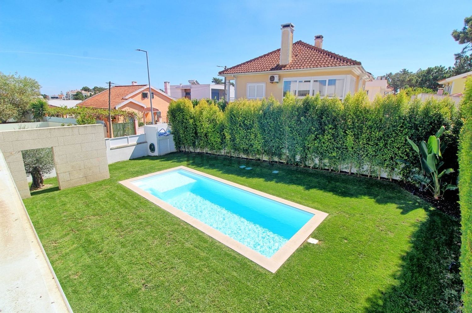 小楼房或独栋别墅出售在Rua Ofélia Marques - 游泳池