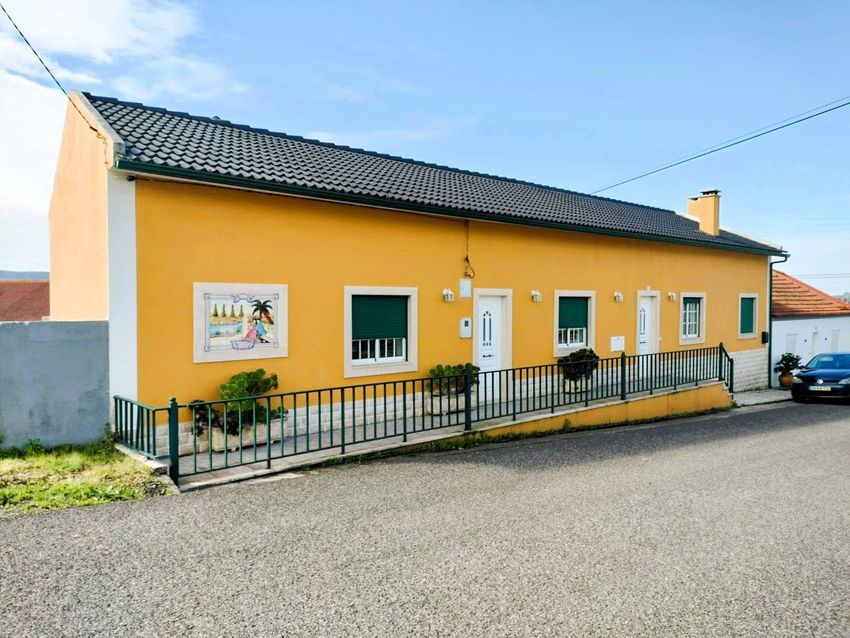 小楼房或独栋别墅出售在Rua do Moinho, 6