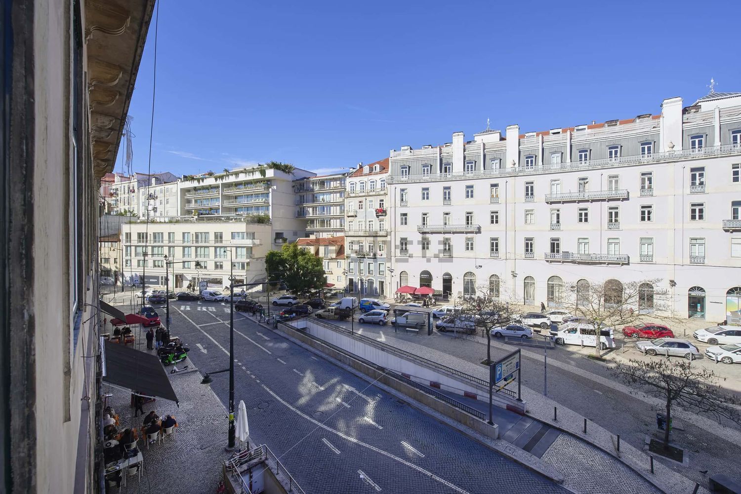 出租房间在Largo Vitorino Damásio, 2 - 视线