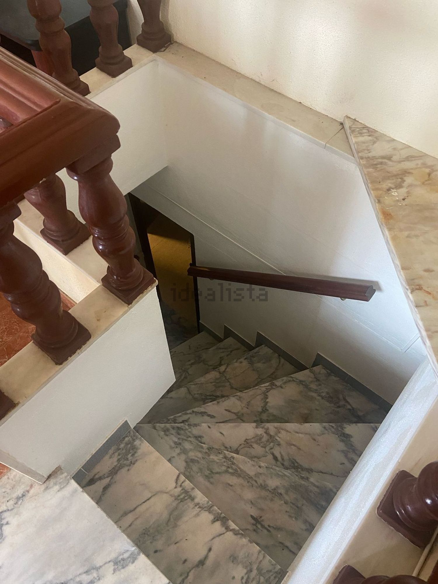 出租小楼房或独栋别墅在Rua Principal, 13 - 楼梯