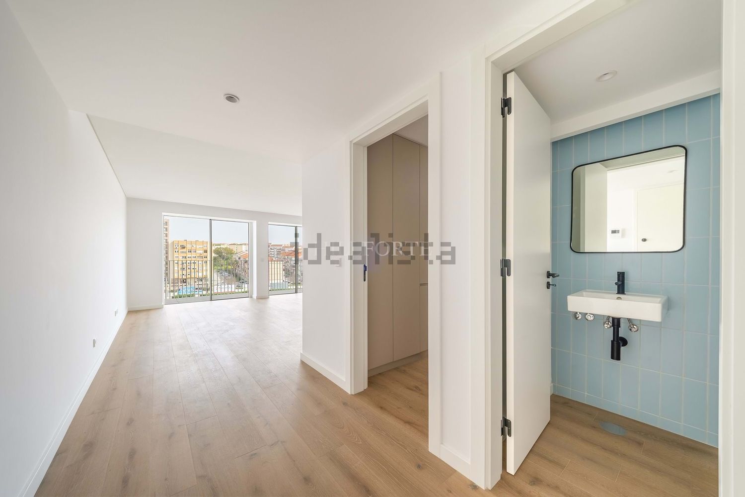 出租公寓 t2在Rua Bombeiros Voluntários do Barreiro, 31 - 过道