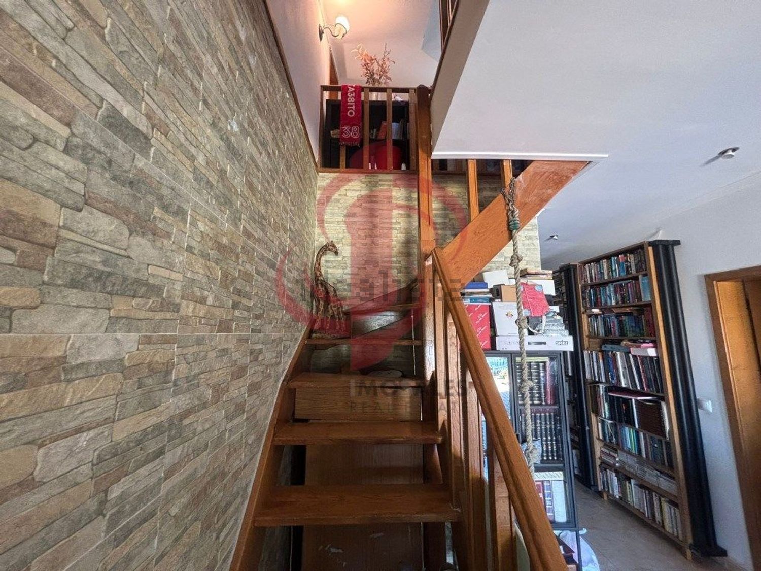 小楼房或独栋别墅出售在Rua Major Rosa Bastos - 详情