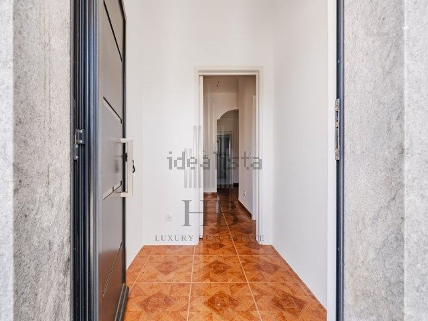 出租小楼房或独栋别墅在Rua do Arneiro - 过道