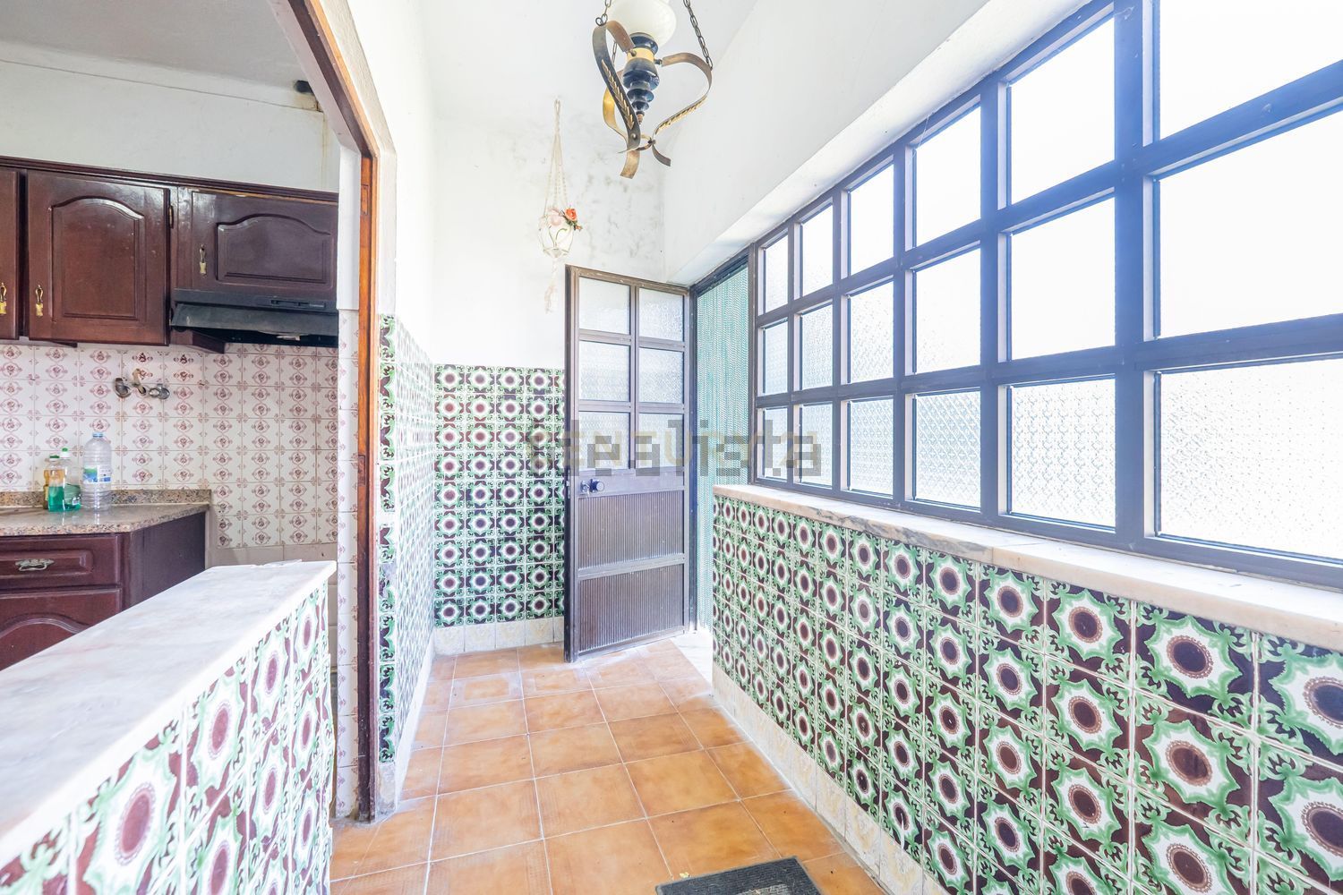 小楼房或独栋别墅出售在Rua General Humberto Delgado, 6 - 过道