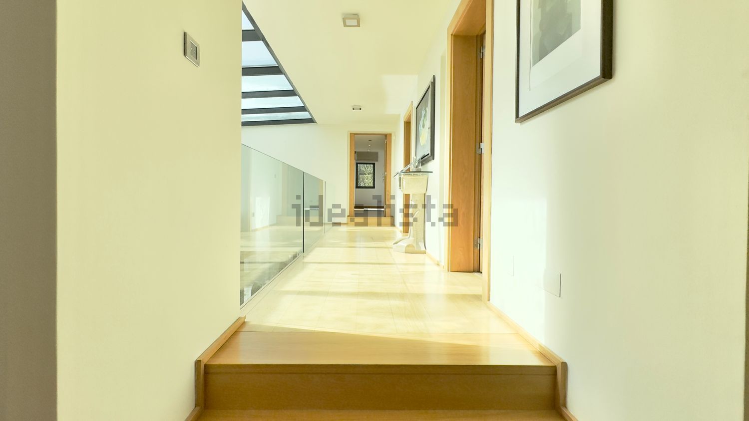 小楼房或独栋别墅出售在Rua B1 da Quinta dos Alcoutins, 10 - 过道