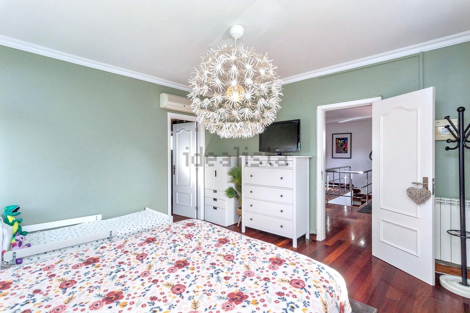 小楼房或独栋别墅出售在Rua dos Pintassilgos, 3 - 卧室