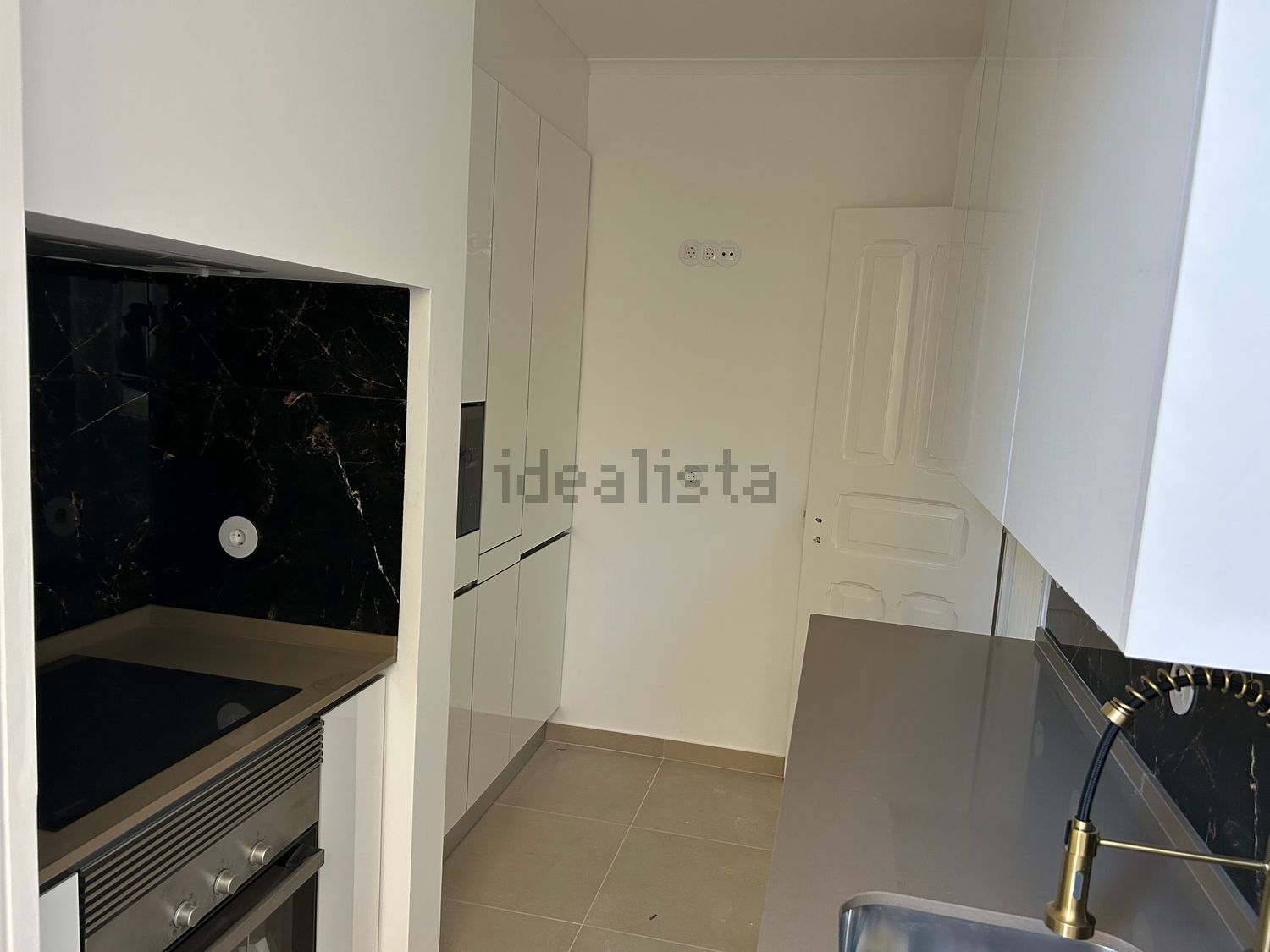 公寓 t3出售在Avenida General Roçadas, 105 - 厨房