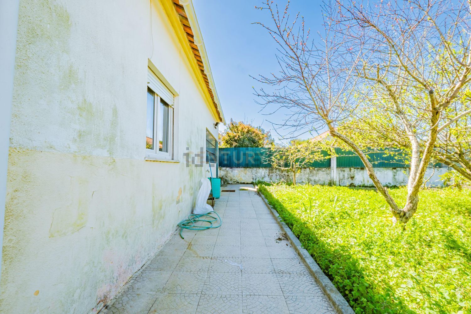 小楼房或独栋别墅出售在Rua General Humberto Delgado, 6 - 花园