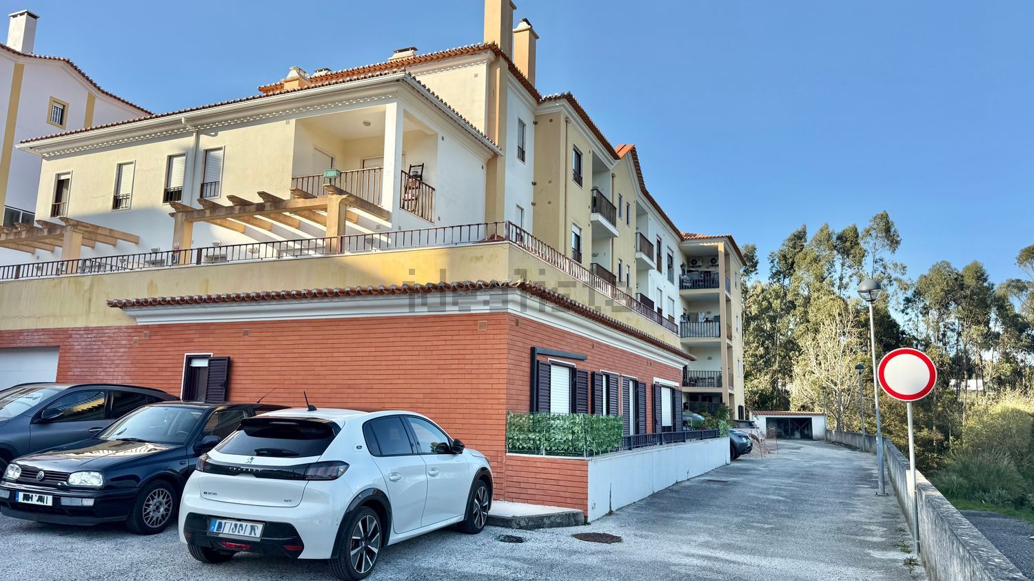 复式公寓出售在Rua das Glicínias, 2 a - 外立面