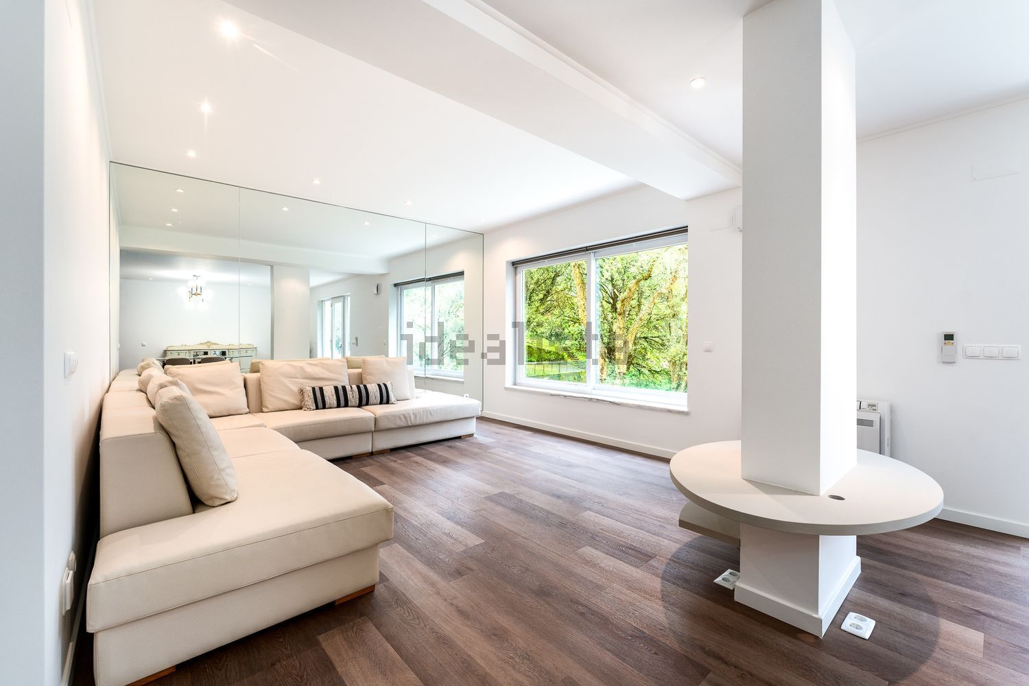 出租小楼房在Estrada da Lagoa Azul - 客厅