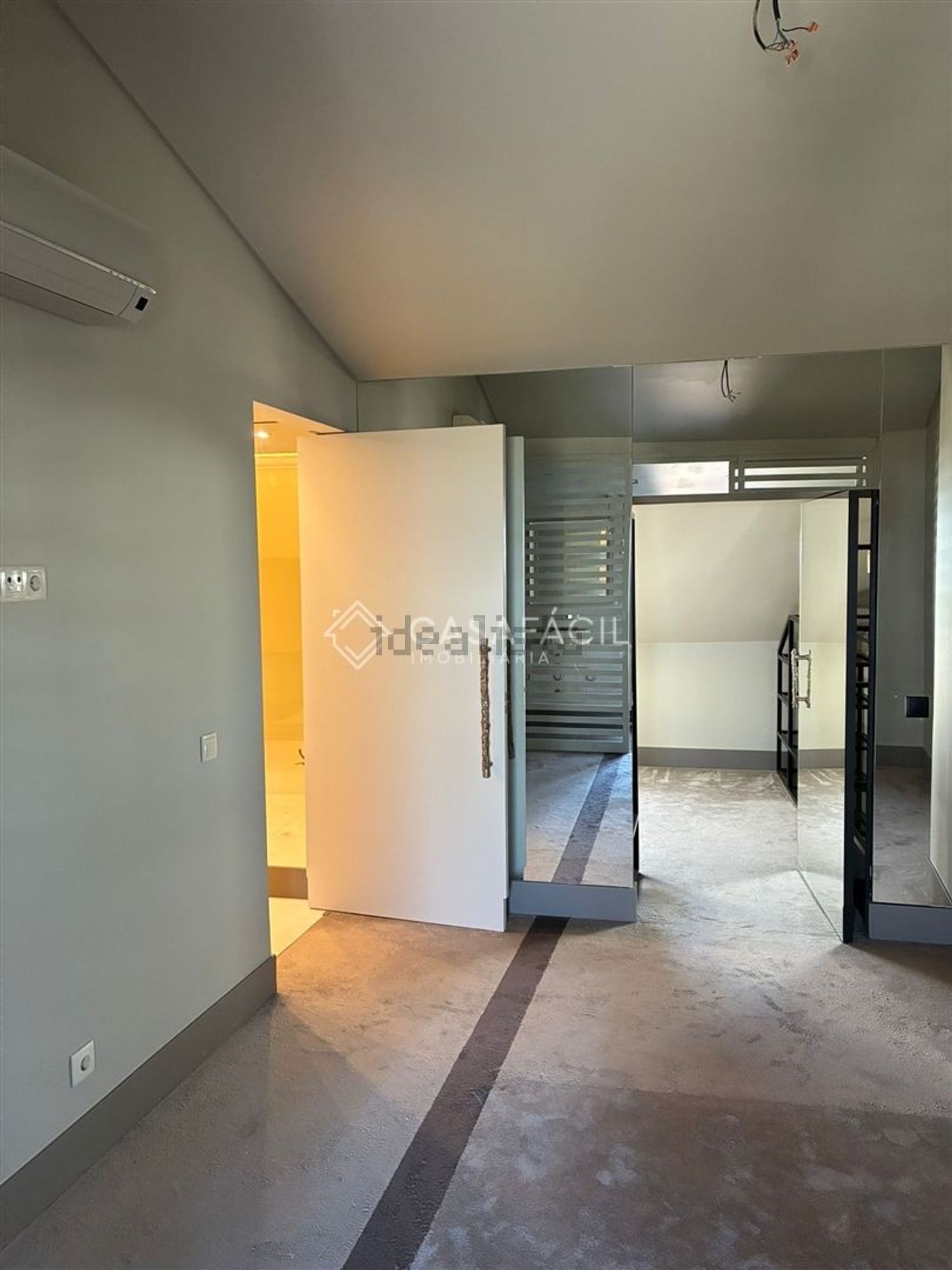 出租复式公寓在Avenida Infante D.João, 185 - 电梯