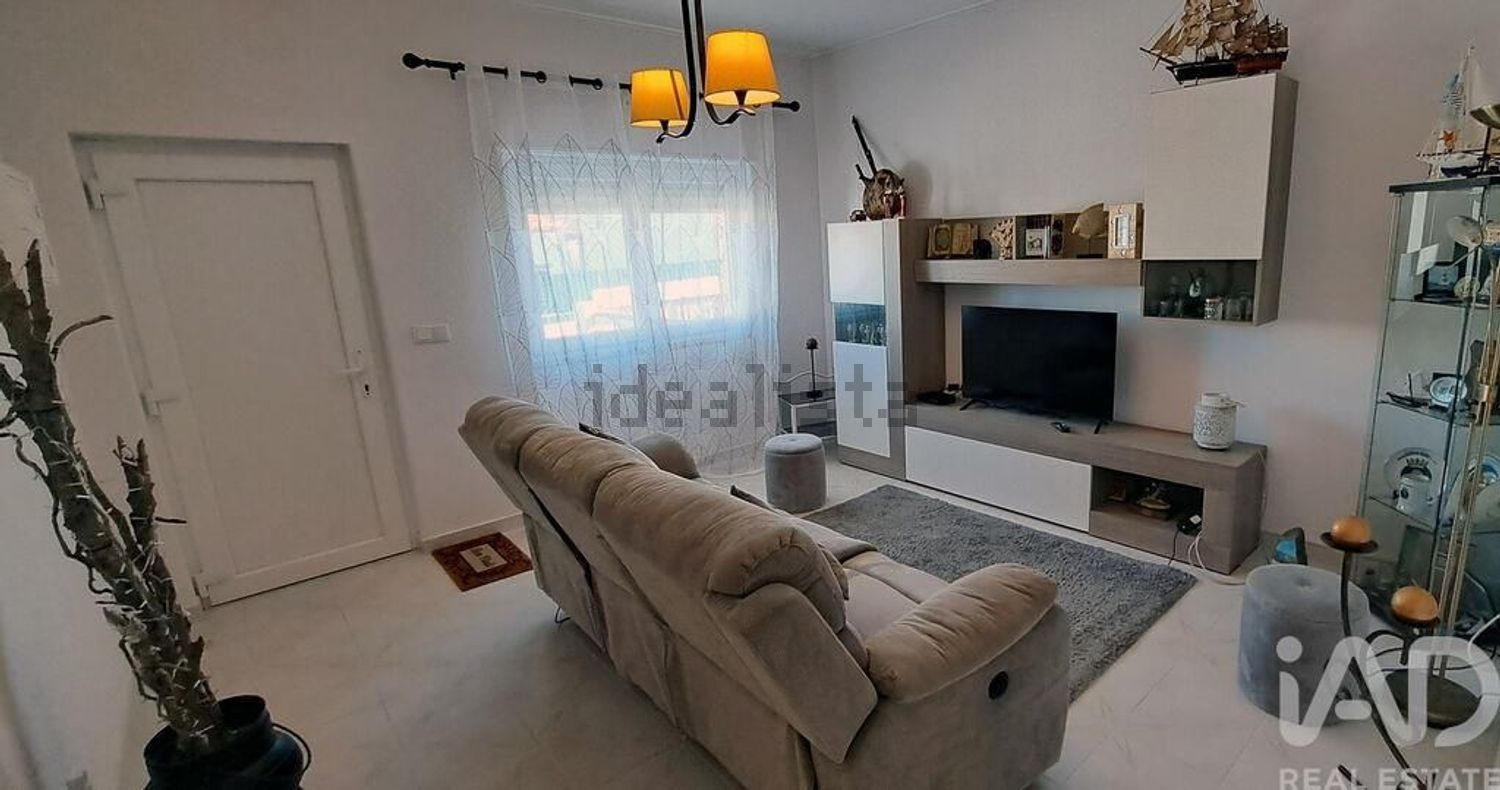 双拼别墅出售在Santa Cruz - 客厅