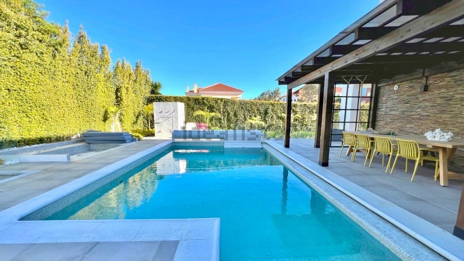 小楼房或独栋别墅出售在Rua Mato das Cruzadas - 游泳池