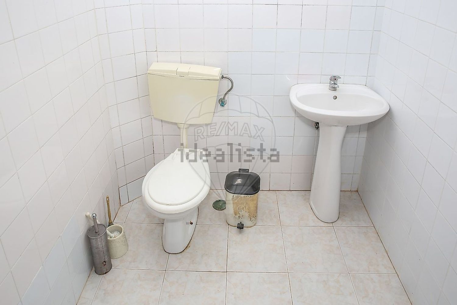 小楼房或独栋别墅出售在São Quintino - 卫生间