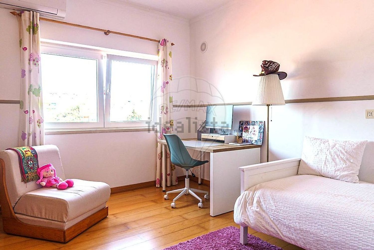 小楼房或独栋别墅出售在Rua Fernando Piteira Santos - 客厅