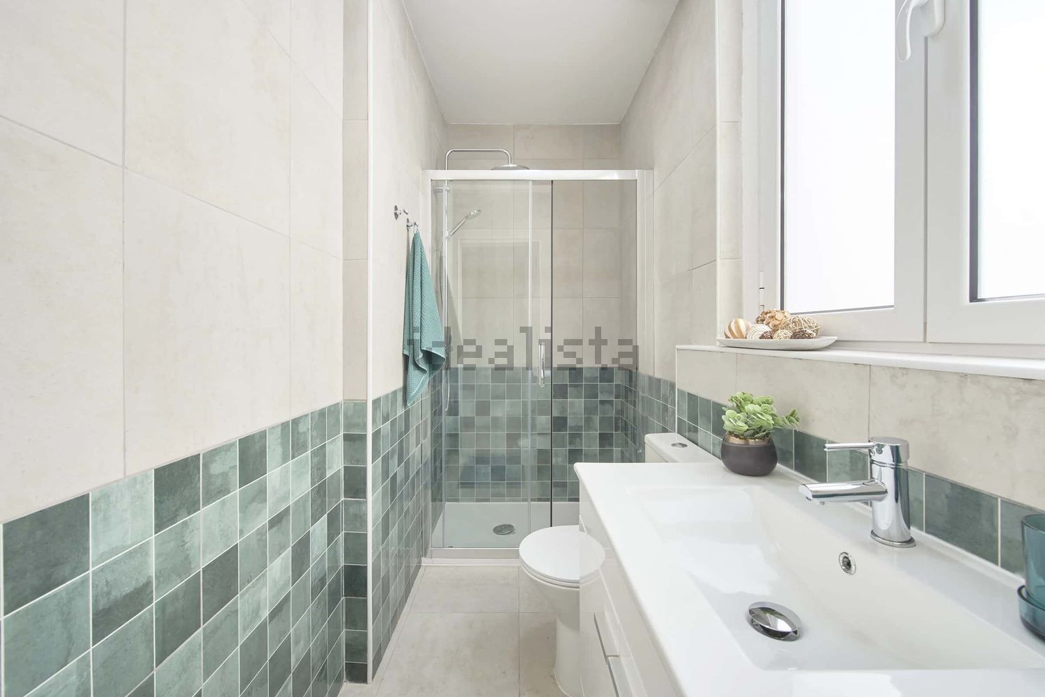 出租房间在Largo Vitorino Damásio, 2 - 卫生间