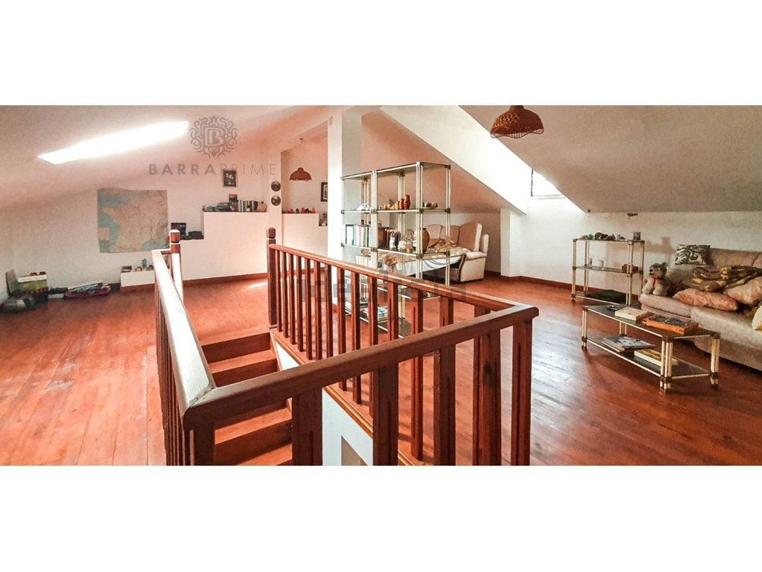 小楼房或独栋别墅出售在Rua do Inácio - 详情