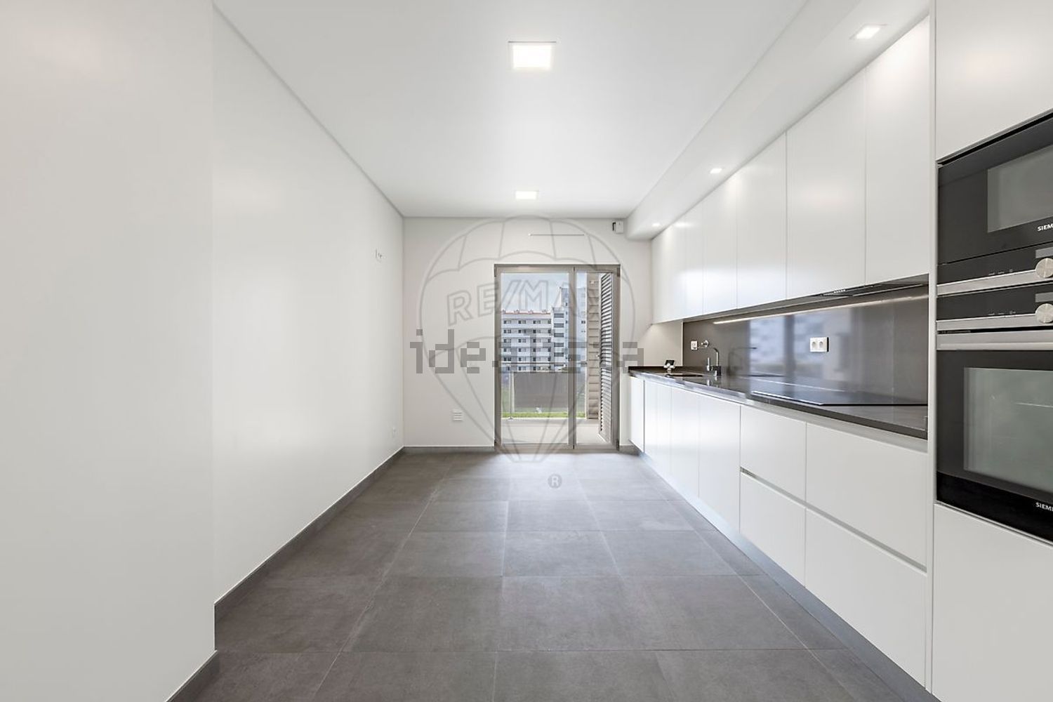 公寓 t3出售在Rua José do Pisão - 厨房