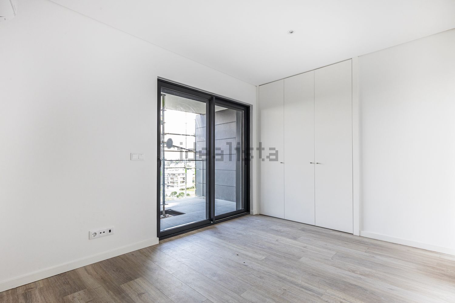 顶层公寓出售在Rua Nicolau Breyner, 9 - 居住