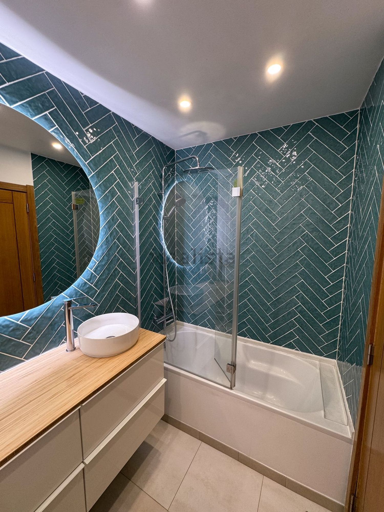 出租公寓 t2在Santo António dos Cavaleiros e Frielas - 卫生间