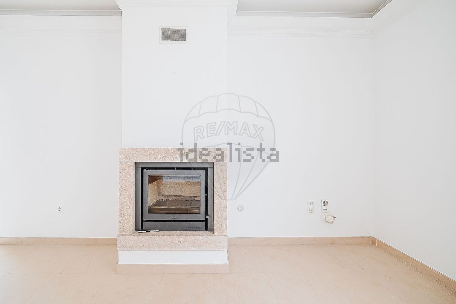 小楼房或独栋别墅出售在Rua Jorge Peixinho - 照片