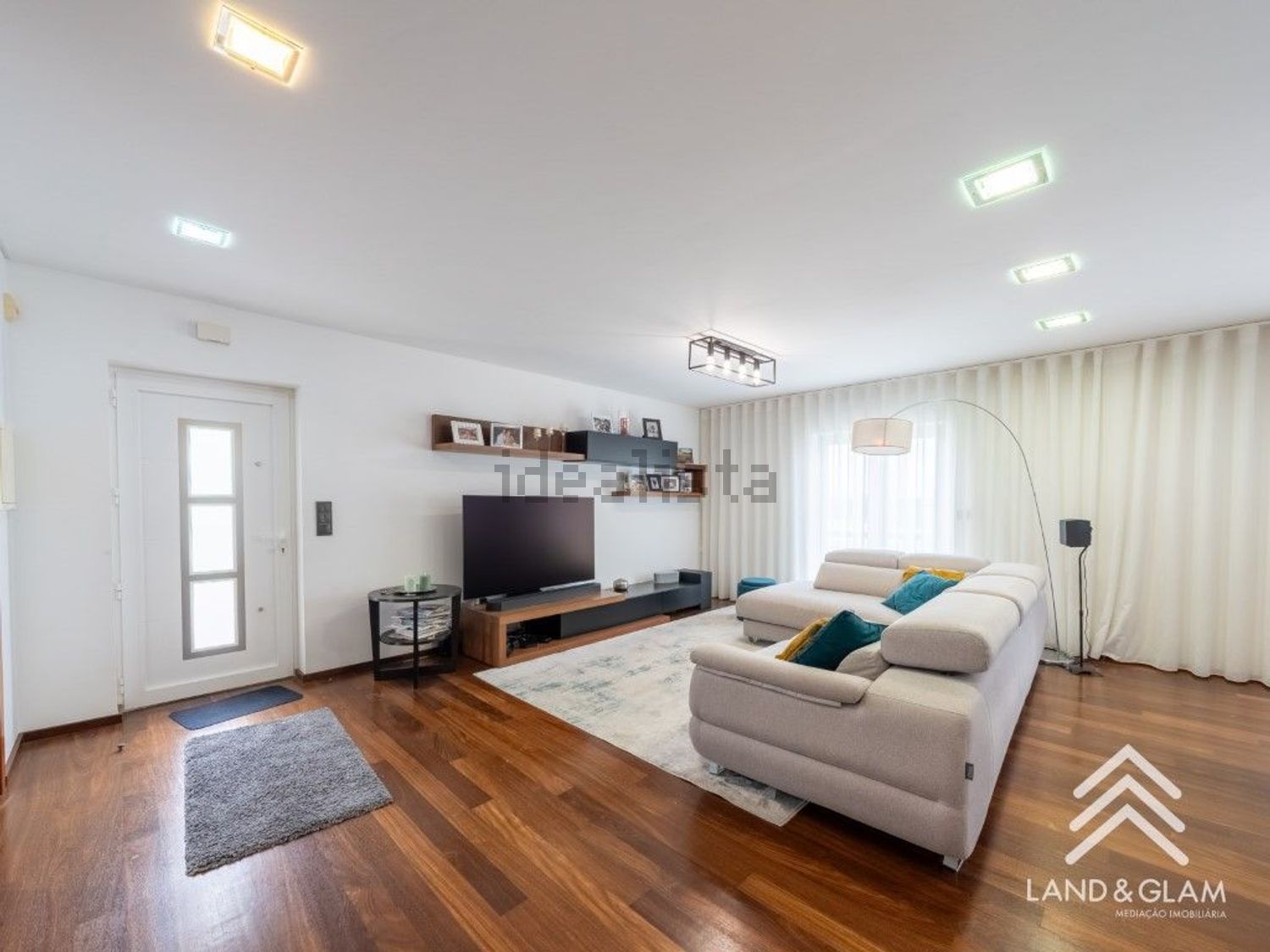 小楼房或独栋别墅出售在Rua das Helenas, 10 - 客厅