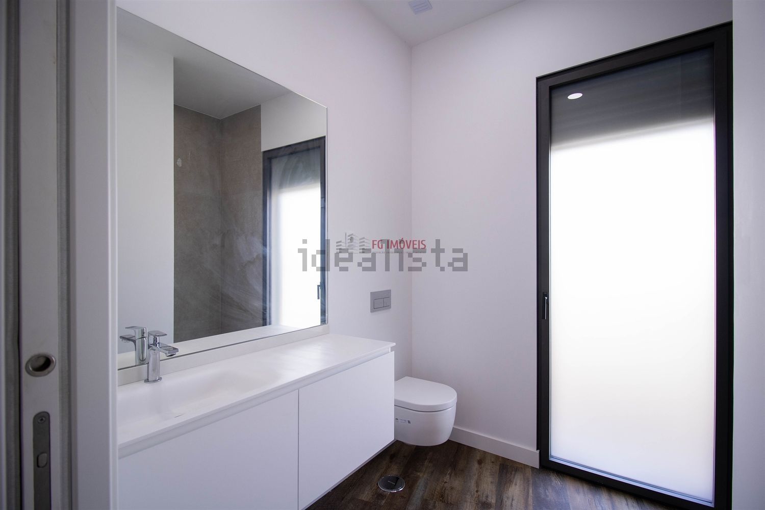 小楼房或独栋别墅出售在Rua das Olaias - 卫生间