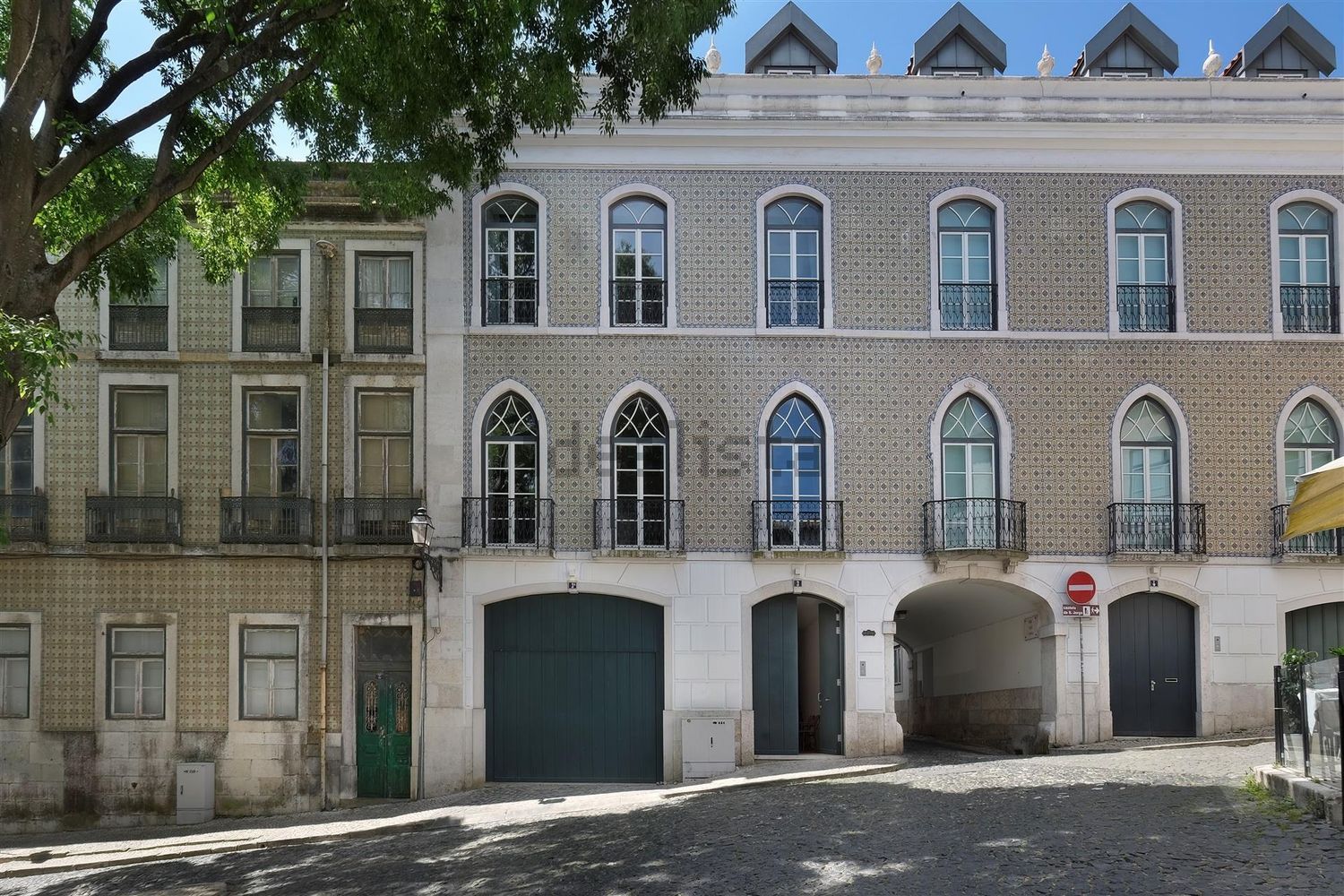 双拼别墅出售在Largo do Contador Mor, 21 - 视线