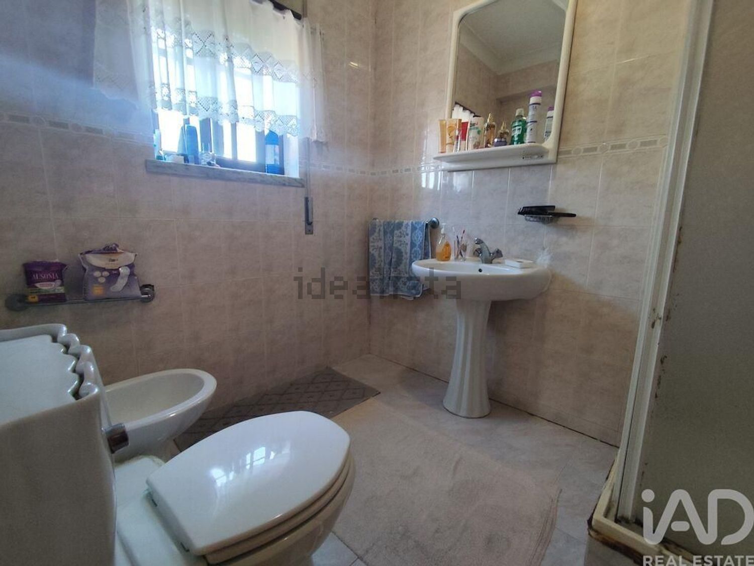 小楼房或独栋别墅出售在Lamas e Cercal - 卫生间